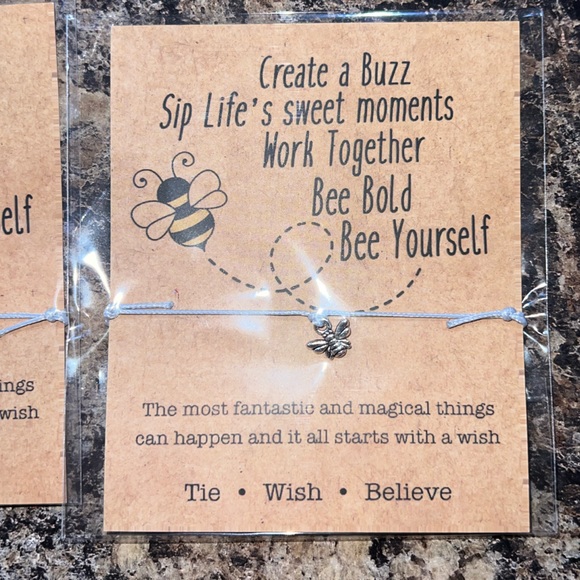 $2 🐝MAKE A WISH CARD BRACELET🐝NEW🐝 $2 WITH ANY $10 ORDER OR MORE - Picture 2 of 5
